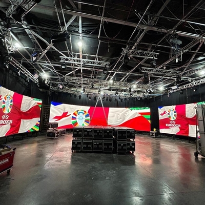 P3 Indoor Office Curved Flexible LED Screen con metodo di scansione 1/20 S Personalizzabile