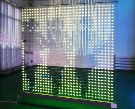 L'esposizione di LED all'aperto di colore pieno della IMMERSIONE 346 di P20 1R1G1B ha condotto lo schermo trasparente