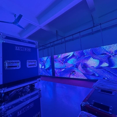 P4.8 all'aperto a LED a noleggio palcoscenico mobile night bar club per il divertimento