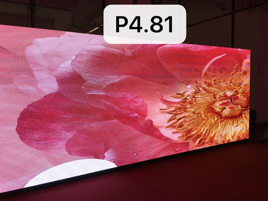 Il video locativo dello schermo di visualizzazione del LED di pubblicità P4.81 mura 43243 pixel/m2 di densità
