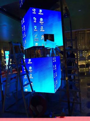 Densità dell'interno del pixel di dimensione 320mm*160mm del modulo della colonna P2.5 del cubo dell'esposizione di LED 160000 Governi ad angolo retto