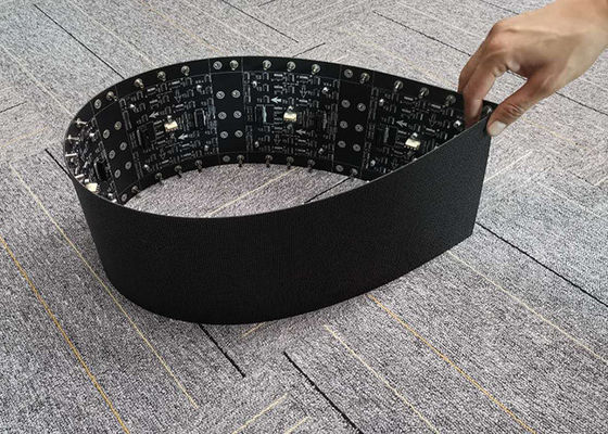 Lo schermo principale dell'interno di video pubblicità flessibile P2 ha curvato l'esposizione Integrated del cilindro che forma il modulo leggero e sottile
