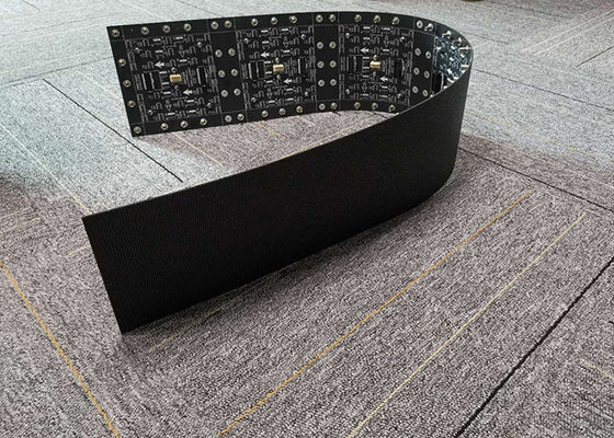 Lo schermo principale dell'interno di video pubblicità flessibile P2 ha curvato l'esposizione Integrated del cilindro che forma il modulo leggero e sottile