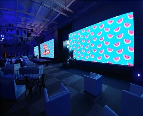 Display a LED leggero e ad alta luminosità per eventi pubblici