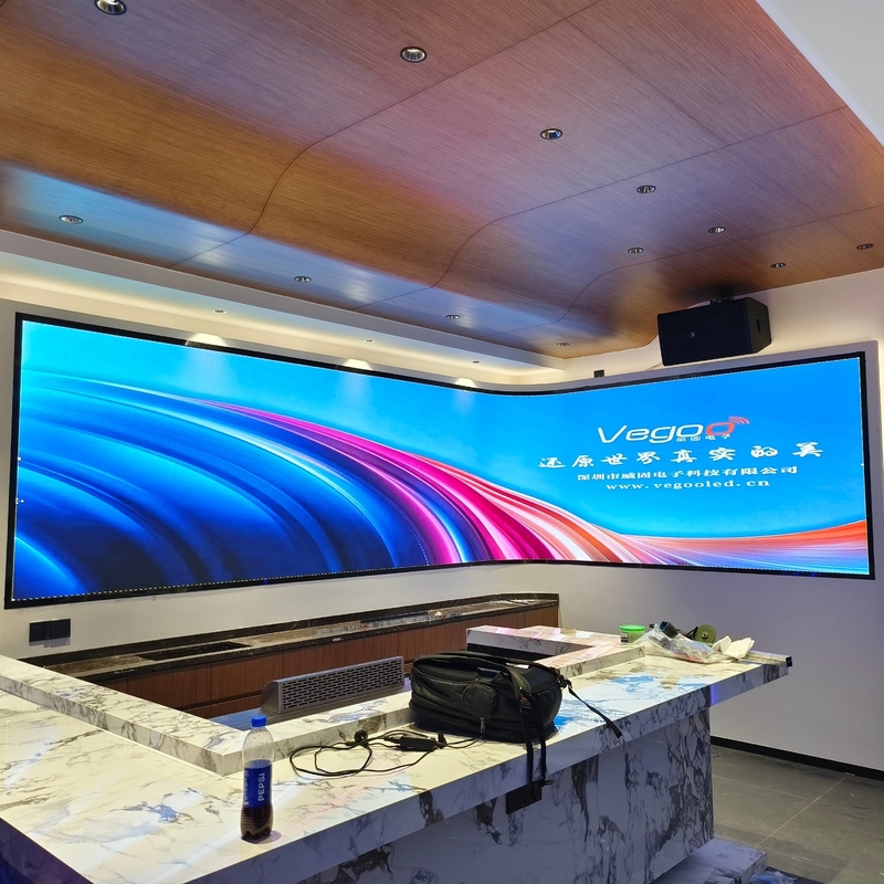 P3 Indoor Office Curved Flexible LED Screen con metodo di scansione 1/20 S Personalizzabile