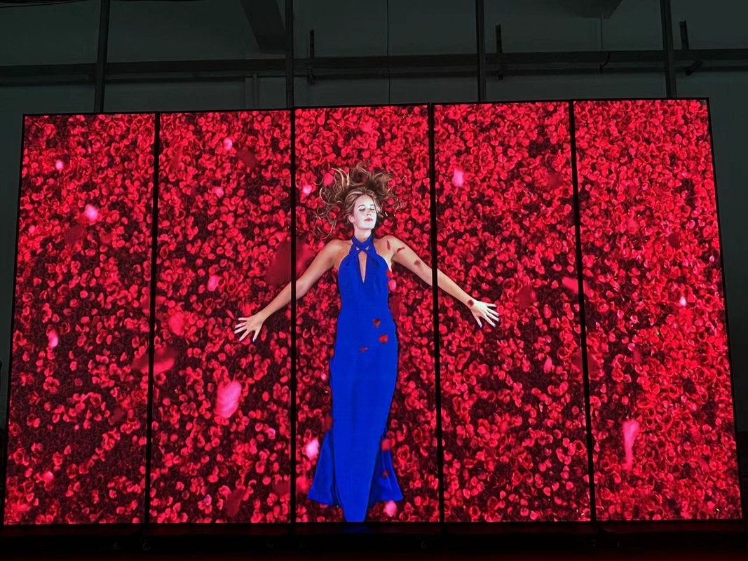 P2.5 LED Poster Mirror LED Screen GOB 1920mm X 640mm Pallato LED Poster Screen