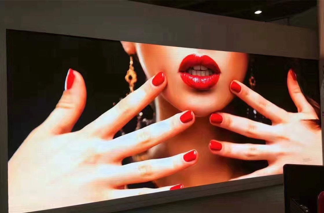 Schermo locativo dell'interno flessibile 62.500 Pixel/M2 dell'esposizione di LED di colore pieno